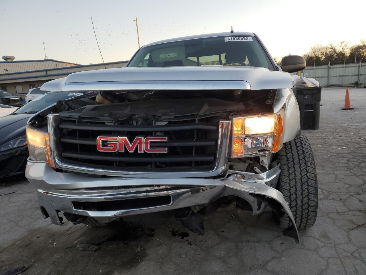 2011 GMC SIERRA K15 - Image 5
