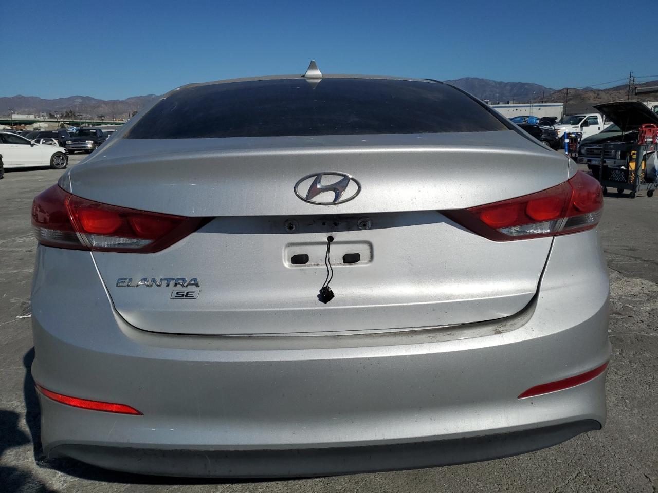 2017 HYUNDAI ELANTRA SE - Фото 6