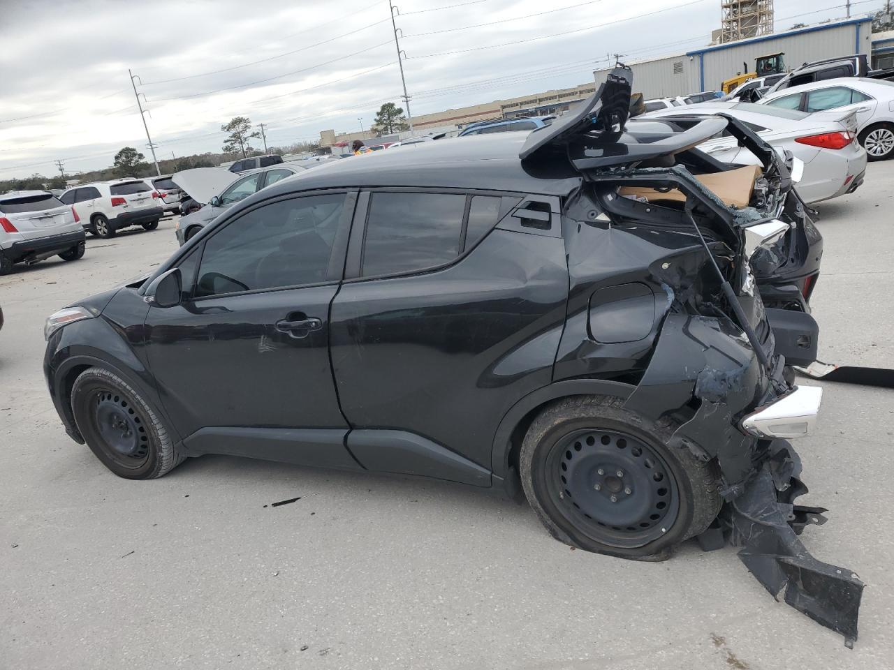 2021 TOYOTA C-HR XLE - Image 2