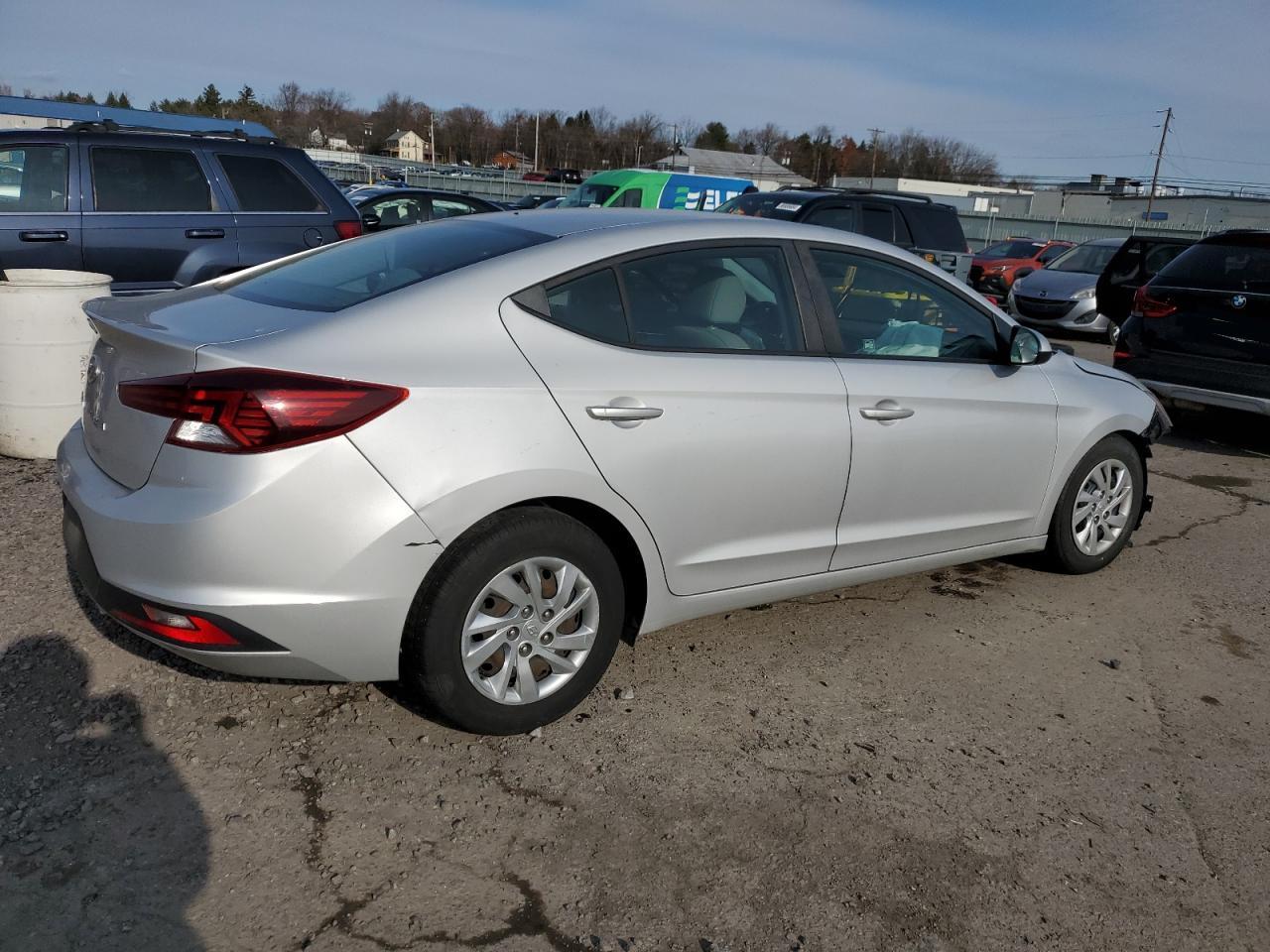 2019 HYUNDAI ELANTRA SE - Фото 3