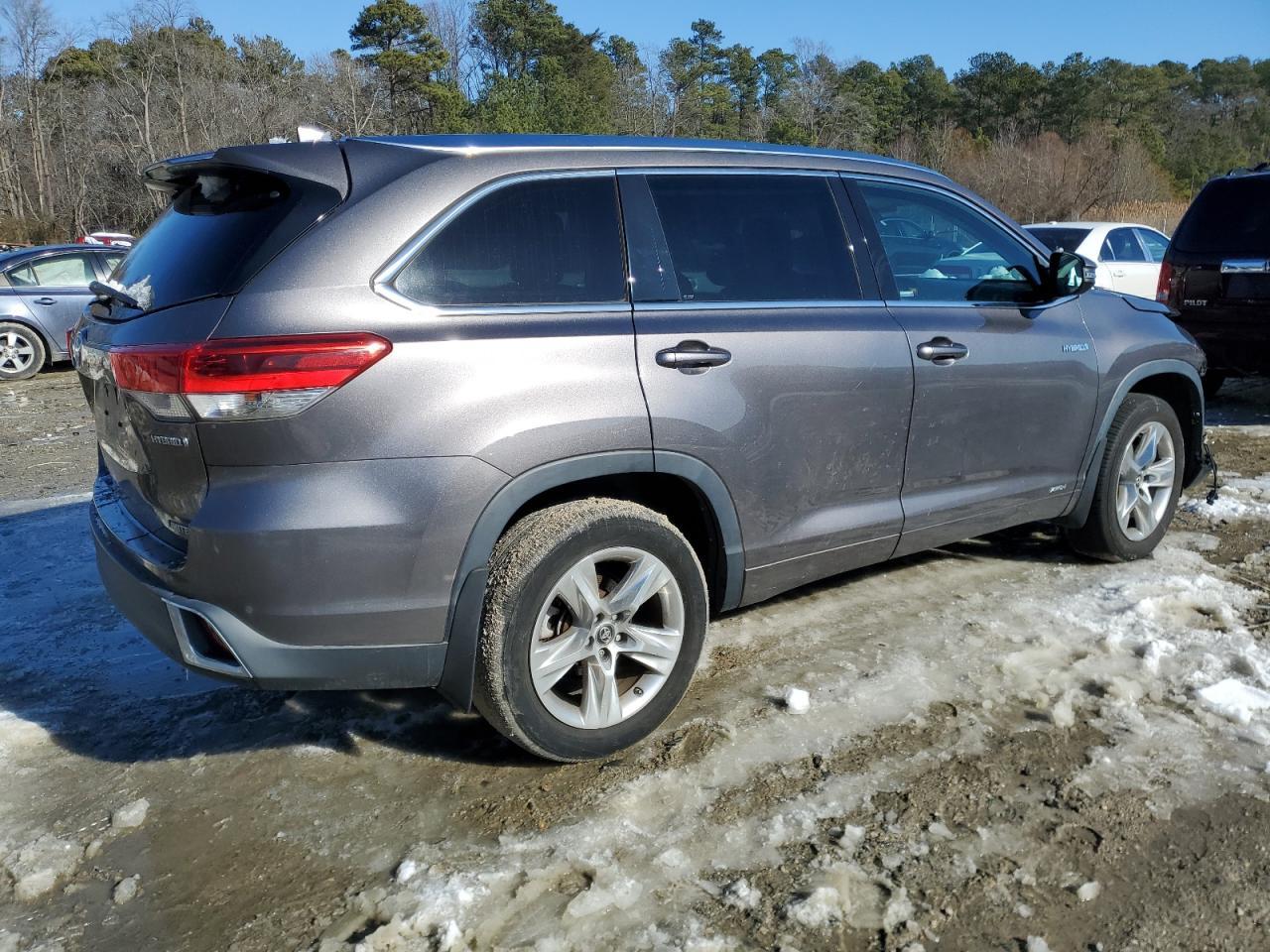 2019 TOYOTA HIGHLANDER - Фото 3