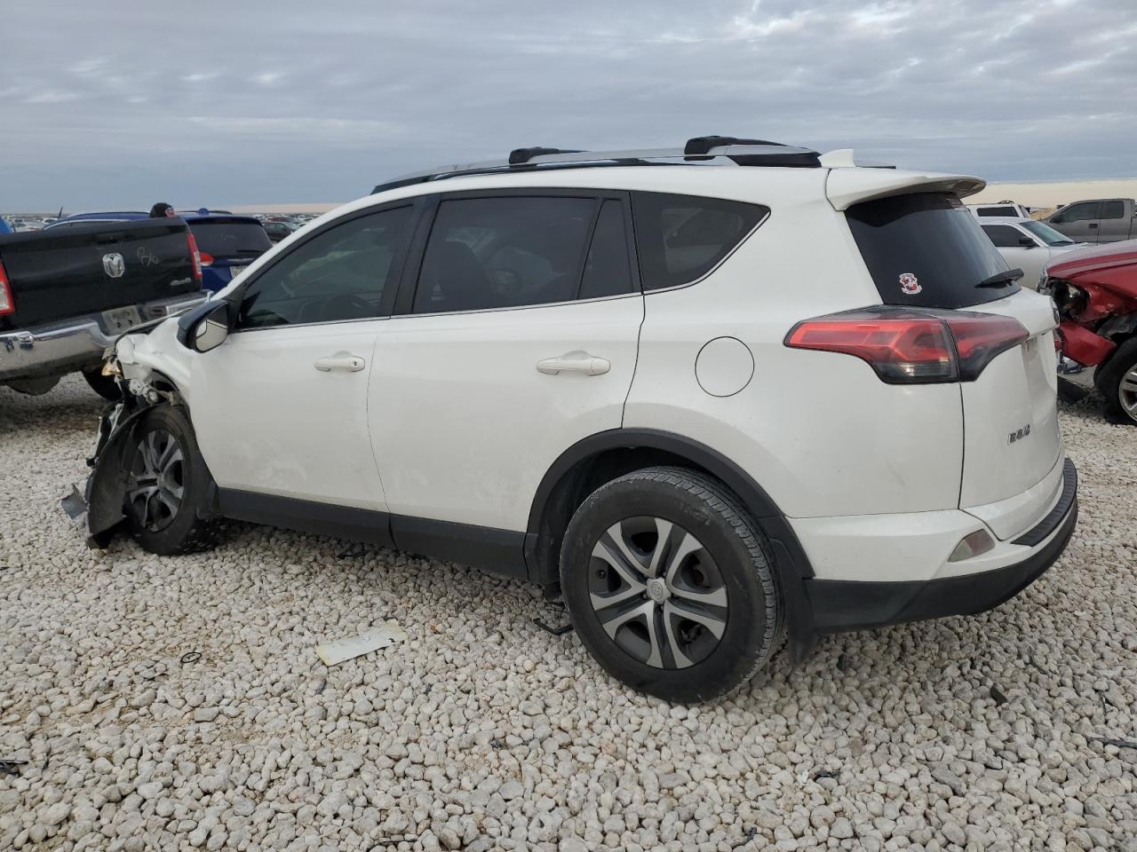 2018 TOYOTA RAV4 LE - Image 2