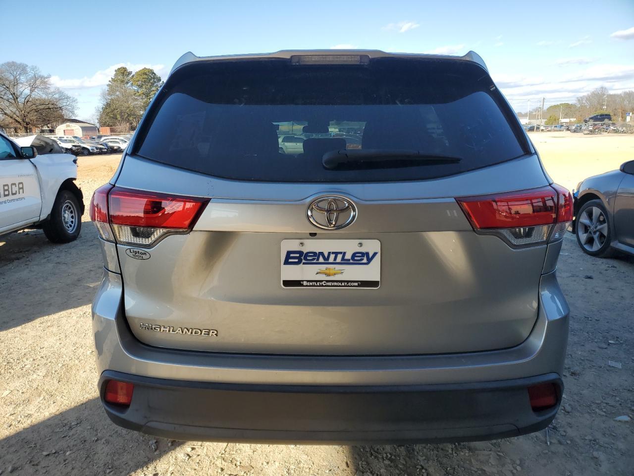 2019 TOYOTA HIGHLANDER - Image 6