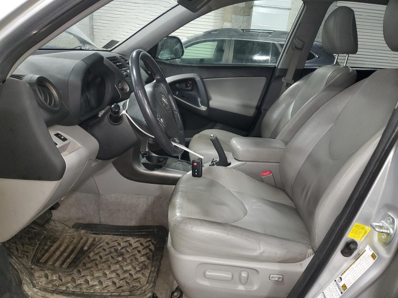 2011 TOYOTA RAV4 LIMIT - Фото 7