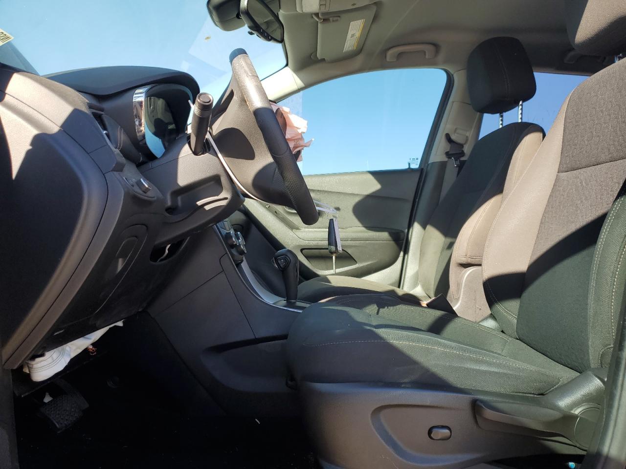 2021 CHEVROLET TRAX LS - Image 7