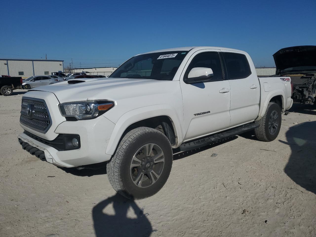 2017 TOYOTA TACOMA DOU