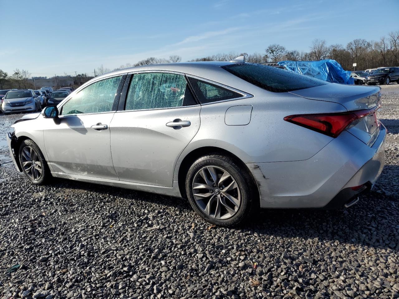 2019 TOYOTA AVALON XLE - Image 2