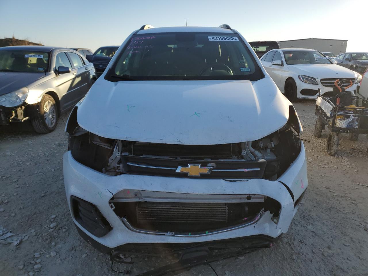 2018 CHEVROLET TRAX 1LT - Фото 5