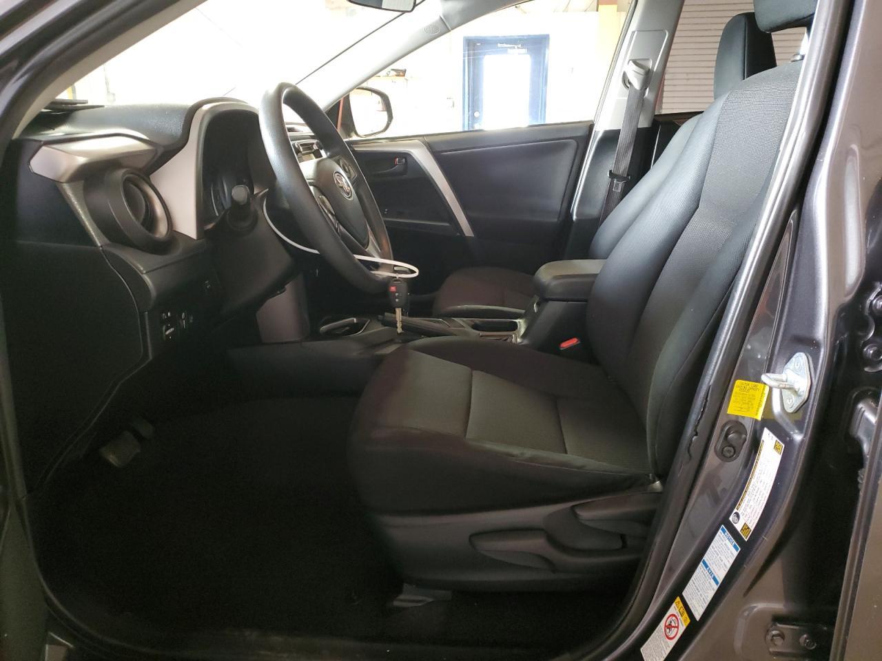 2017 TOYOTA RAV4 LE - Фото 7