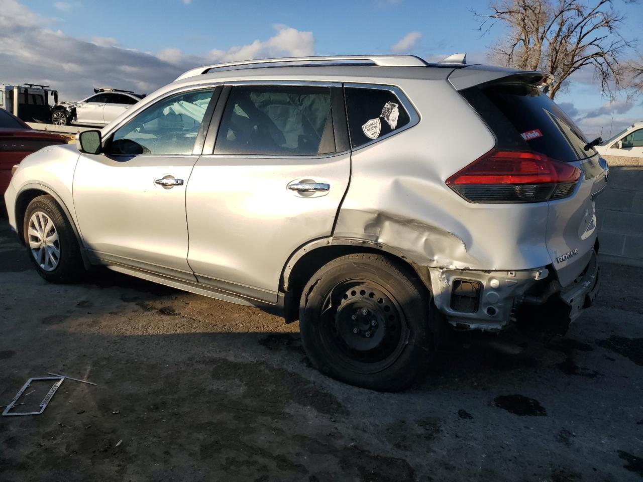 2017 NISSAN ROGUE S - Фото 2
