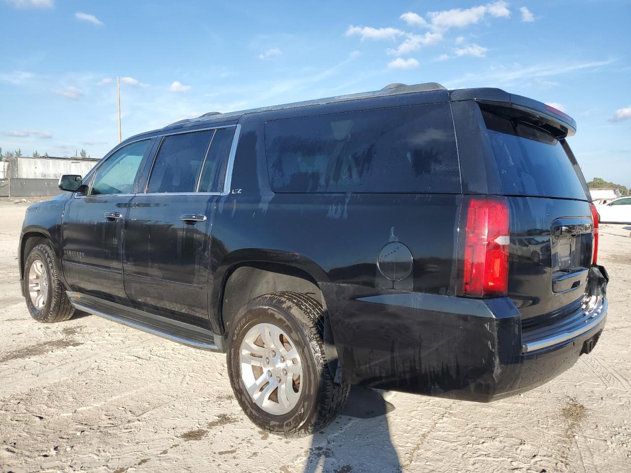 2015 CHEVROLET SUBURBAN C - Фото 2