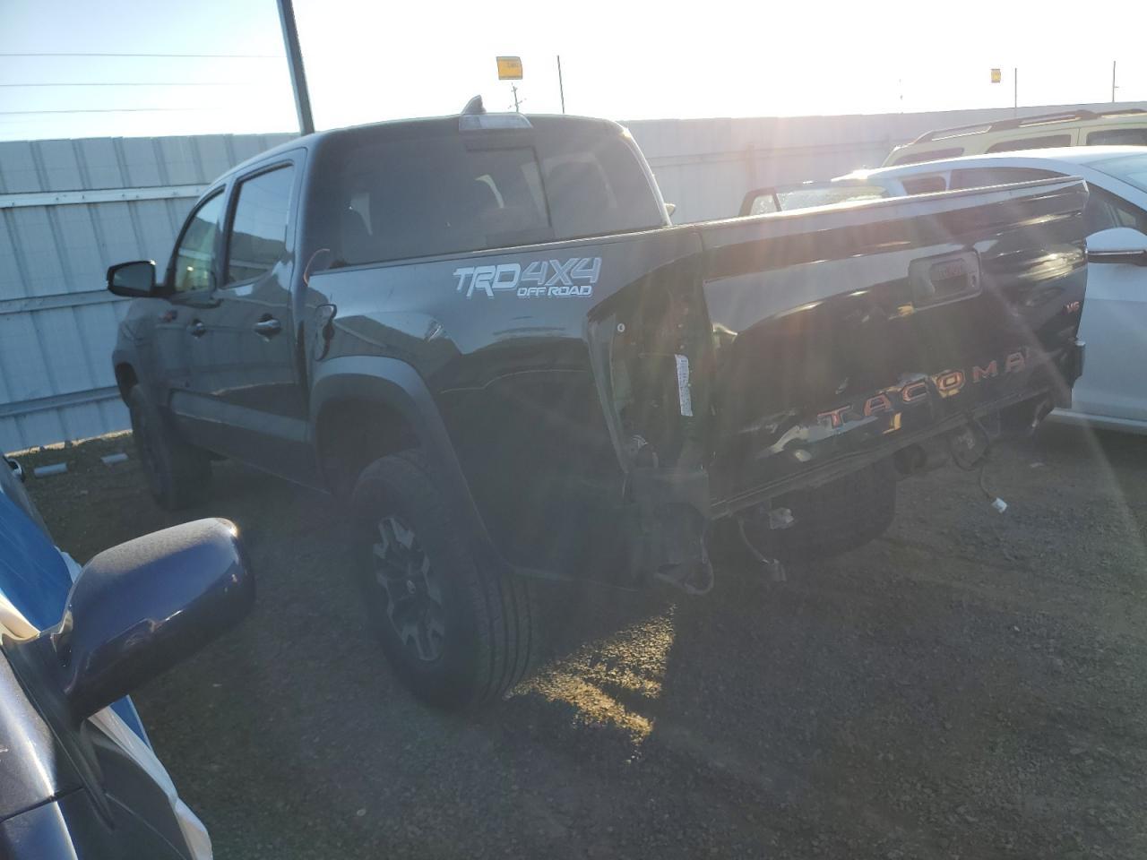 2019 TOYOTA TACOMA DOU - Фото 2