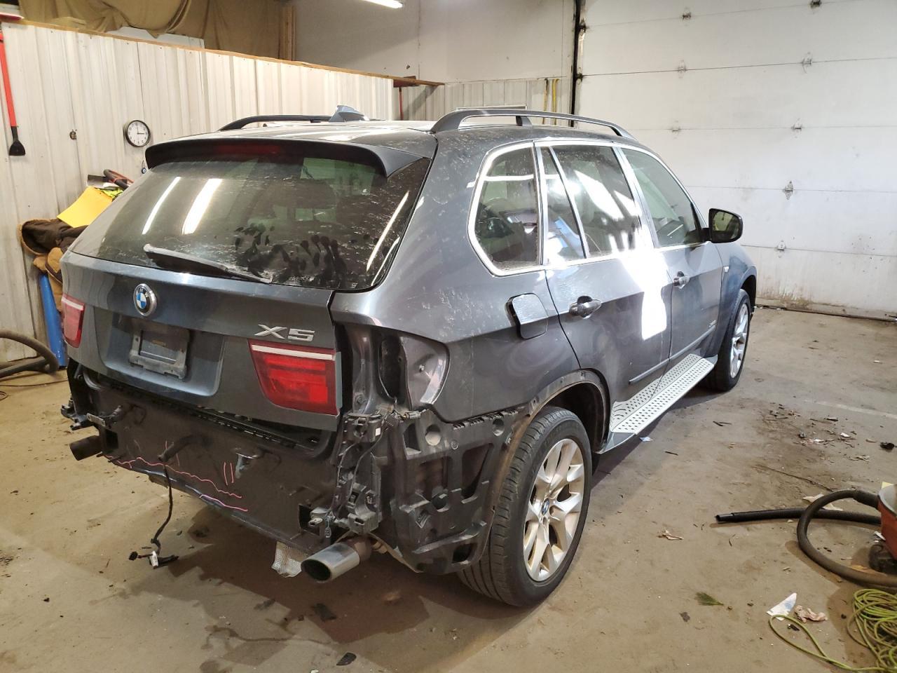 2013 BMW X5 XDRIVE3 - Фото 3