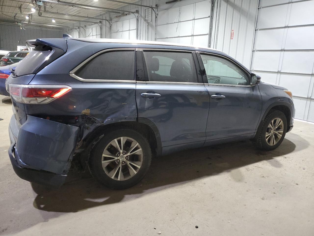 2015 TOYOTA HIGHLANDER - Image 3