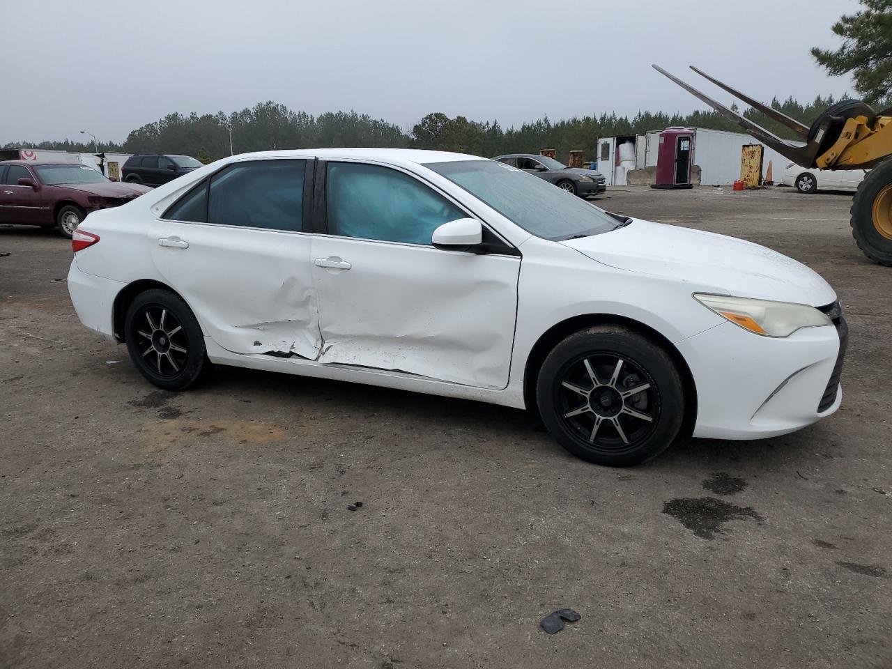 2015 TOYOTA CAMRY LE - Image 4