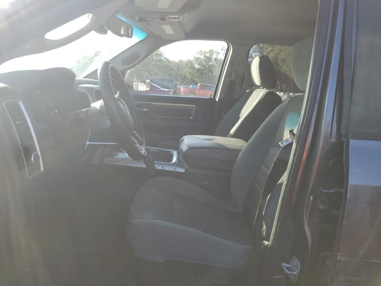2015 RAM 1500 SLT - Image 7