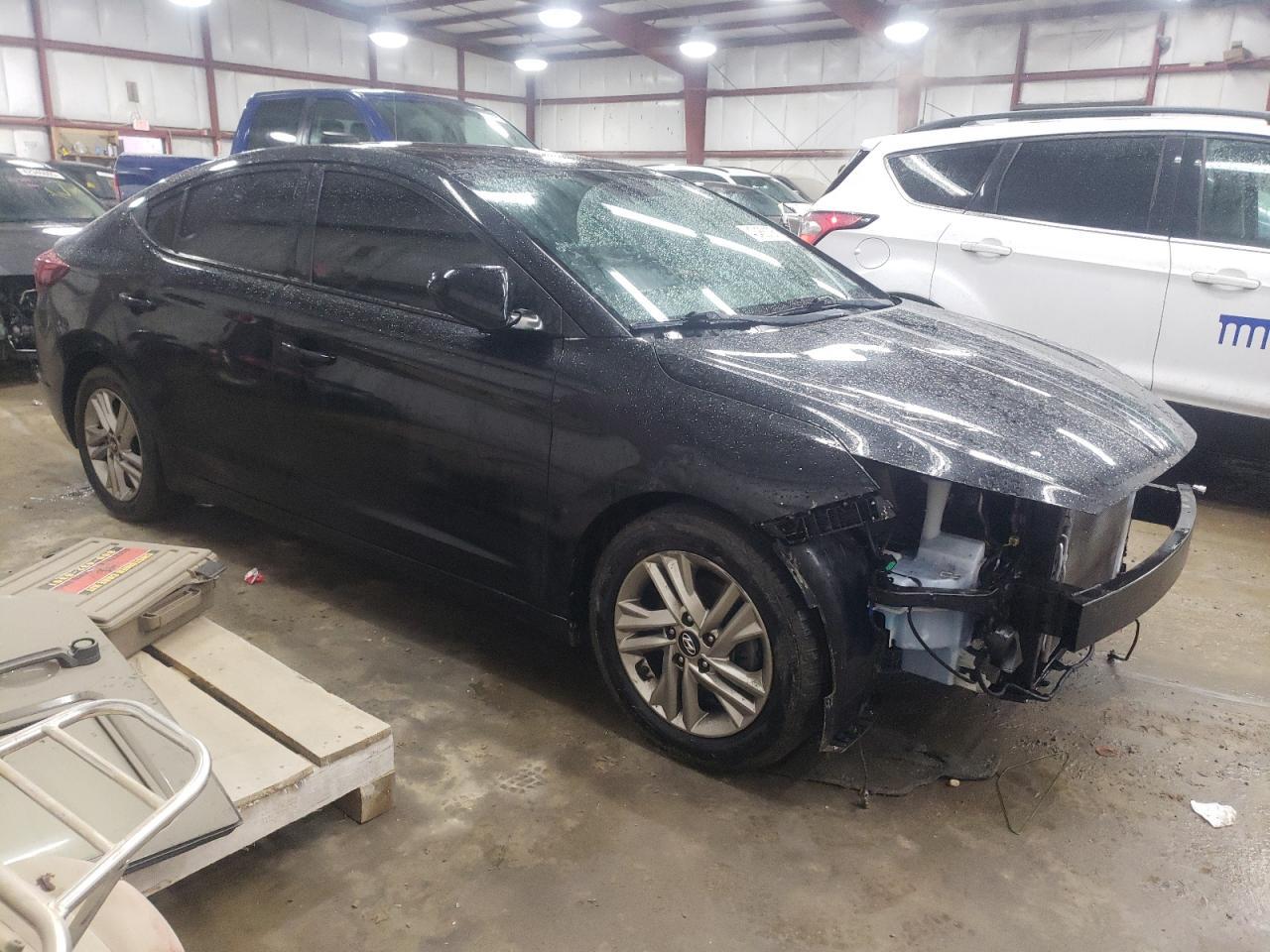 2019 HYUNDAI ELANTRA SE - Image 4