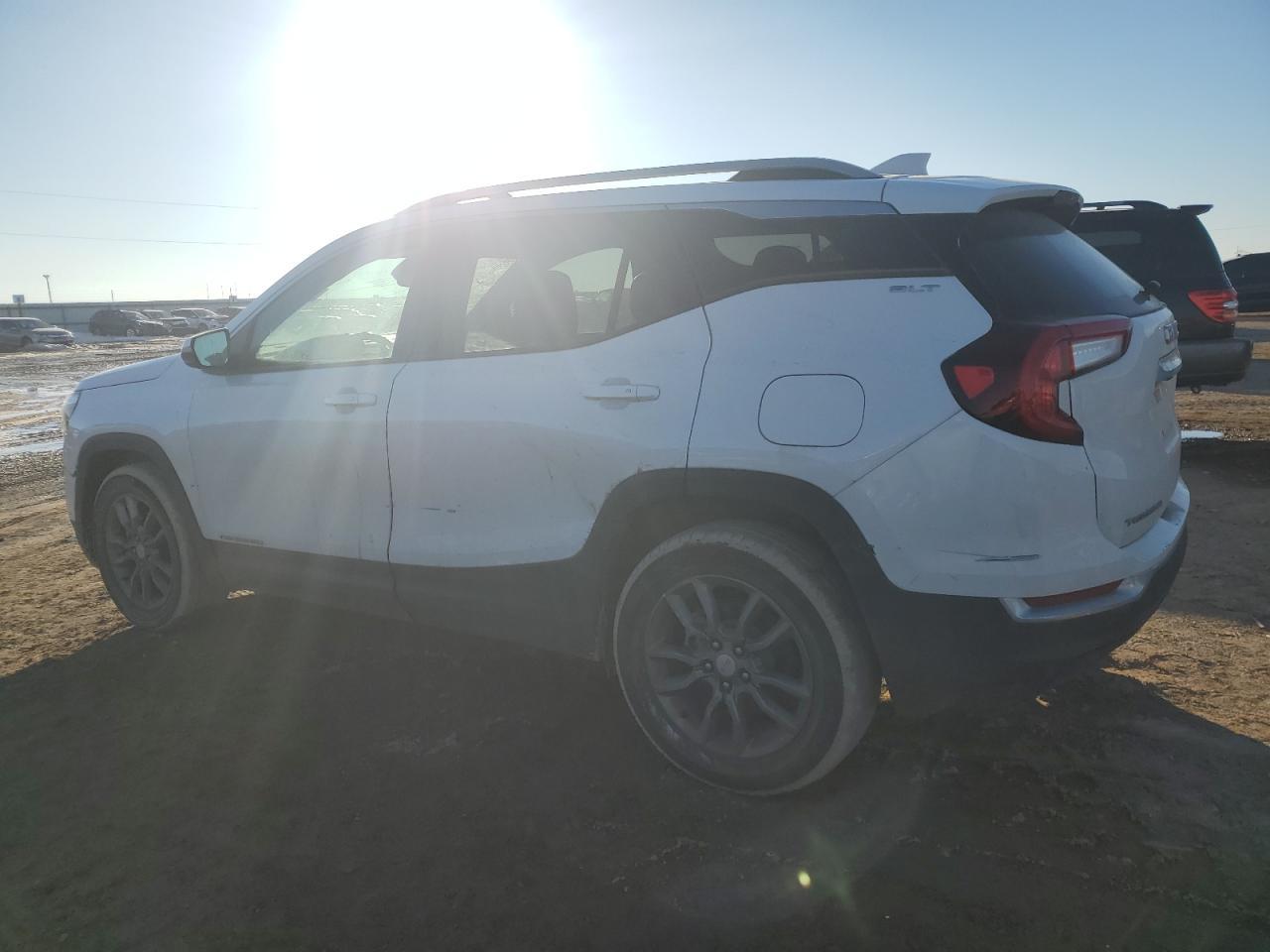 2023 GMC TERRAIN SL - Image 2