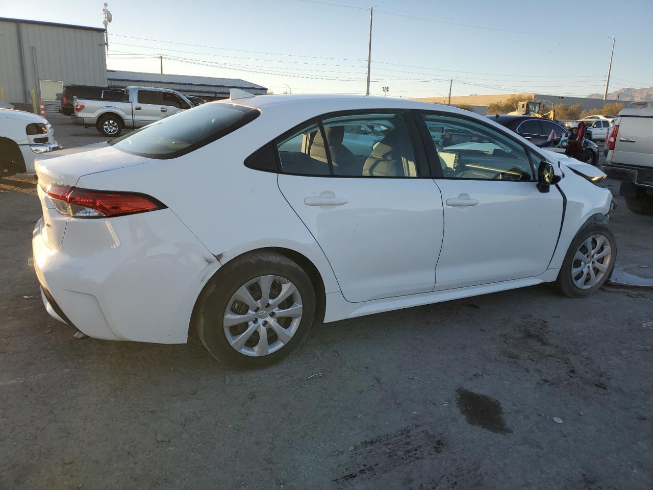 2022 TOYOTA COROLLA LE - Image 3