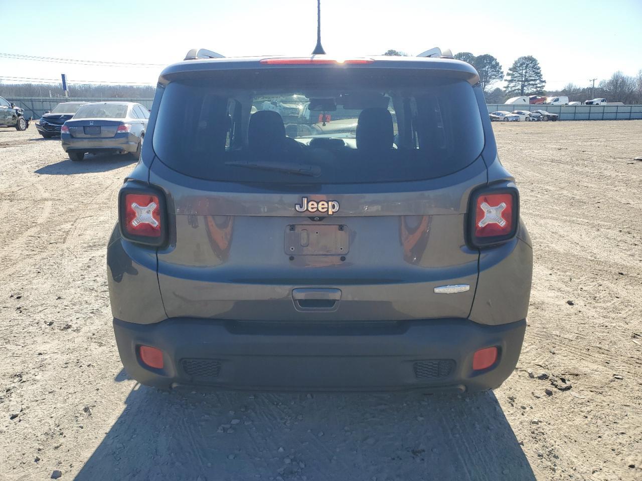 2018 JEEP RENEGADE L - Image 6