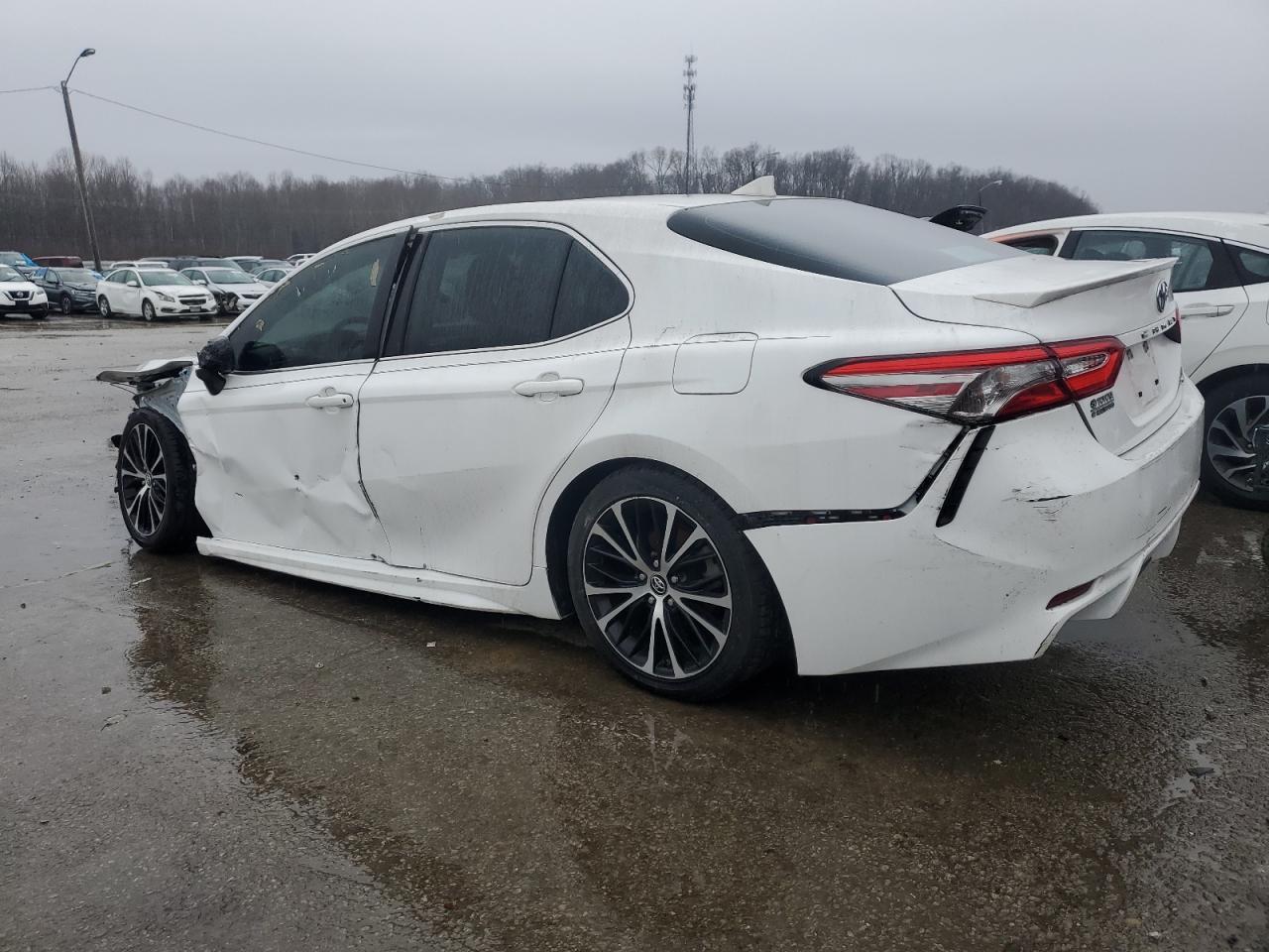 2019 TOYOTA CAMRY L - Фото 2