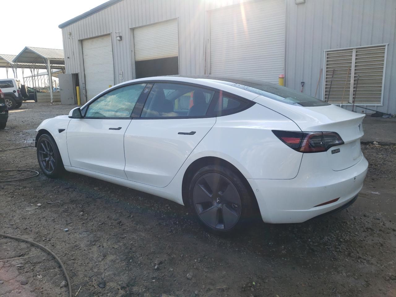 2022 TESLA MODEL 3 - Image 2