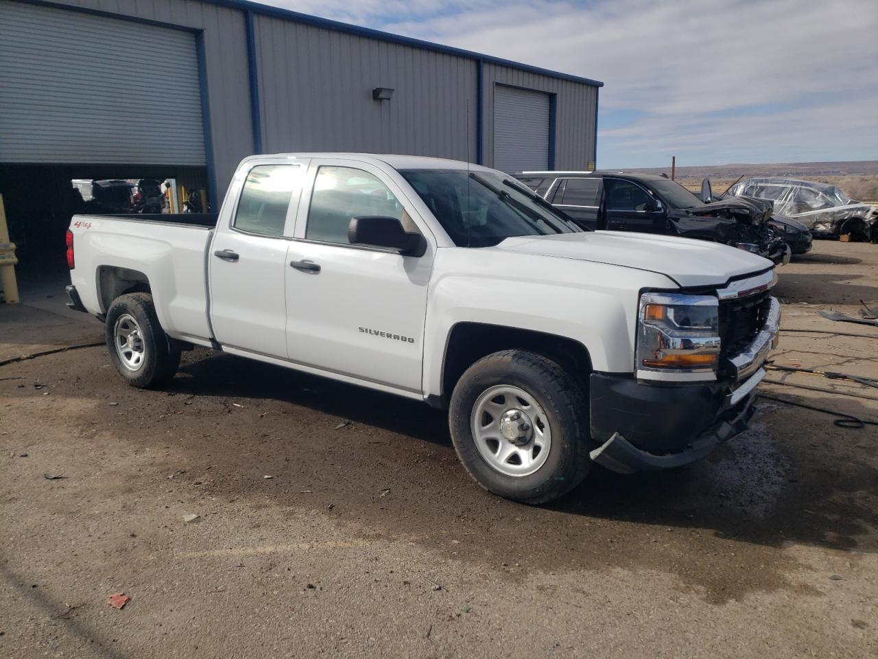 2018 CHEVROLET SILVERADO - Image 4