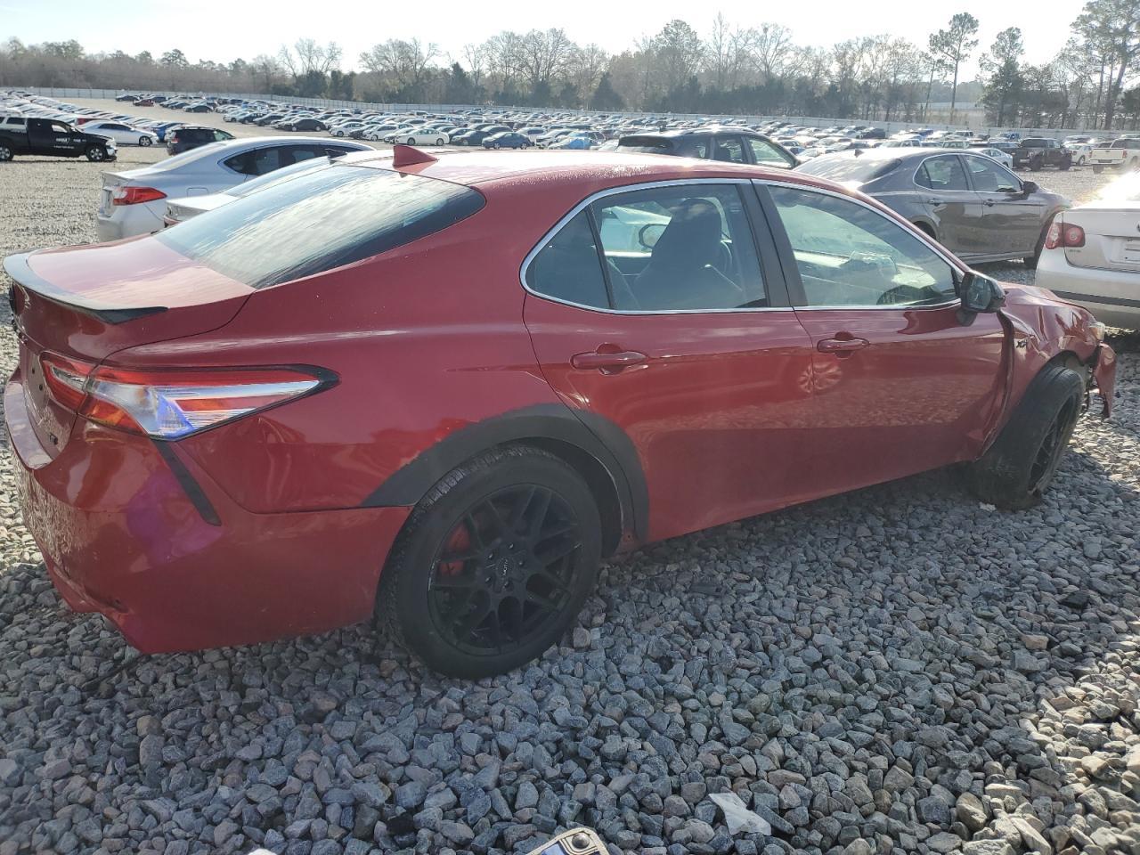 2020 TOYOTA CAMRY SE - Image 3