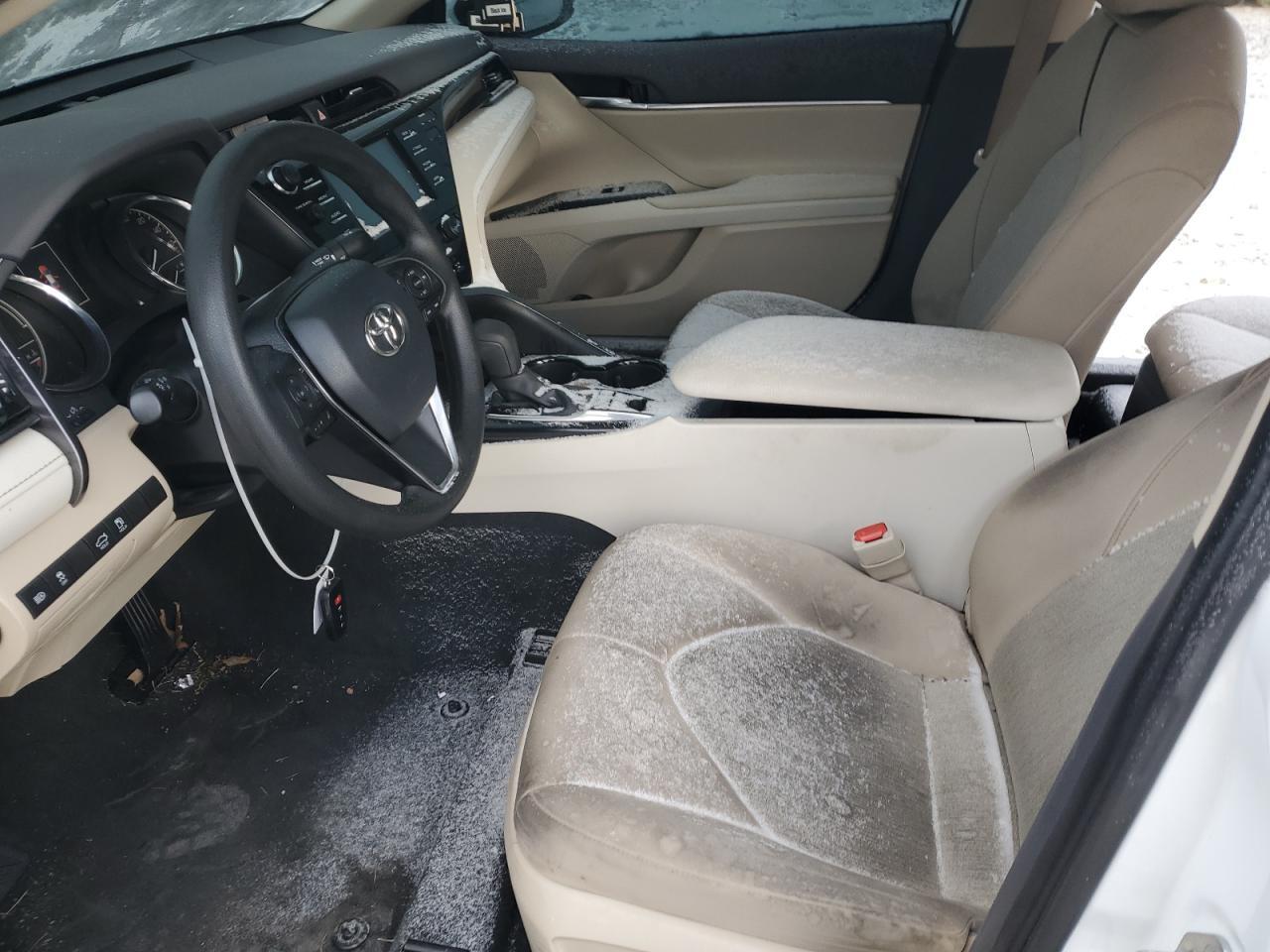 2020 TOYOTA CAMRY LE - Фото 7