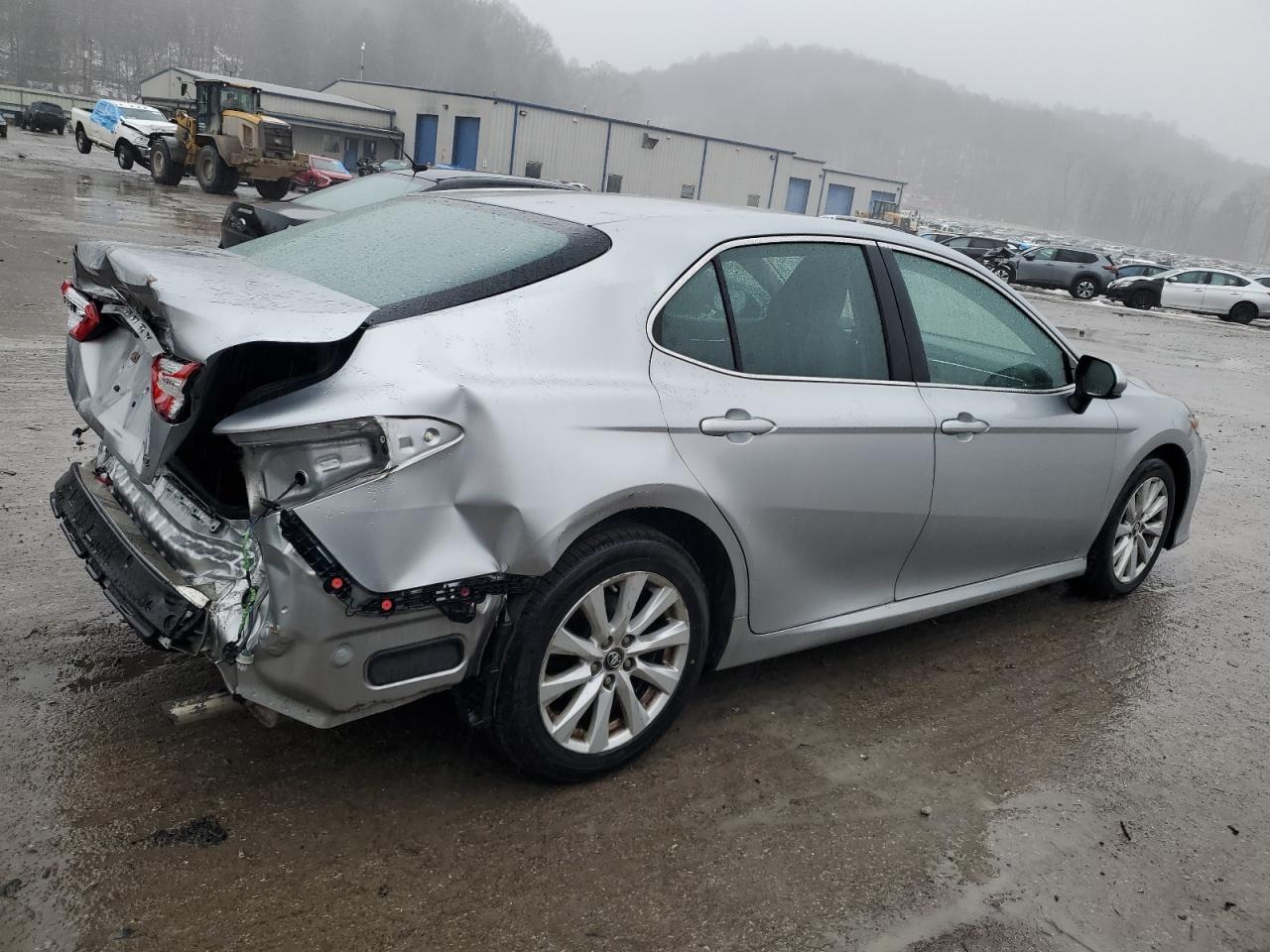 2018 TOYOTA CAMRY L - Фото 3