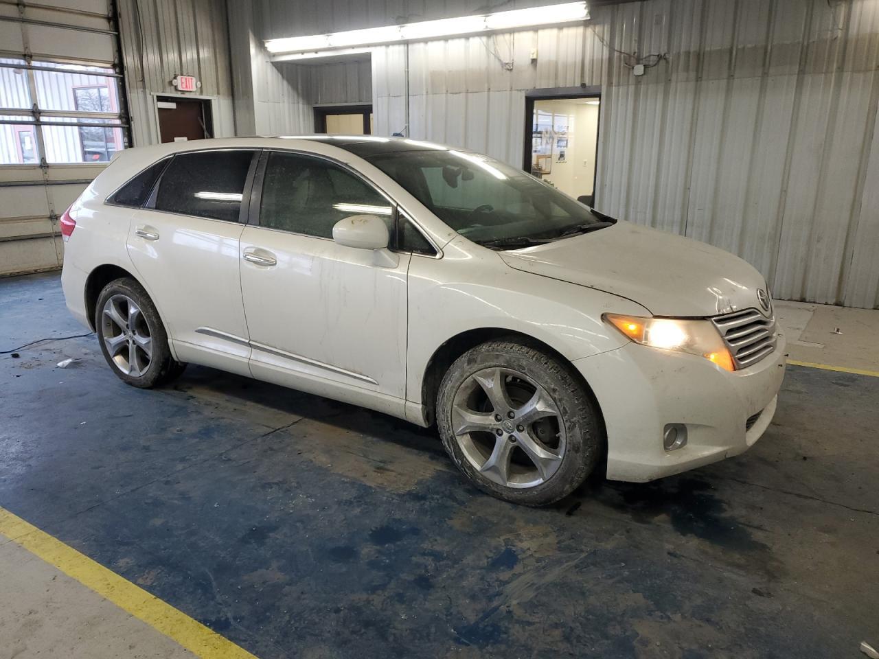 2011 TOYOTA VENZA - Фото 4