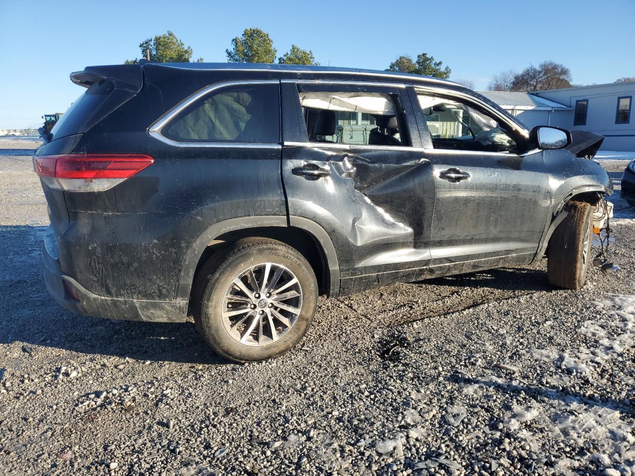 2018 TOYOTA HIGHLANDER - Image 3