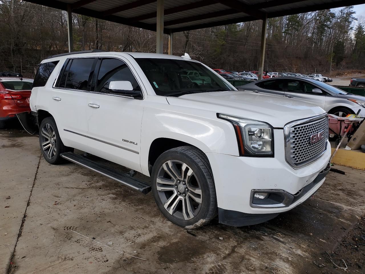 2017 GMC YUKON DENA - Фото 4