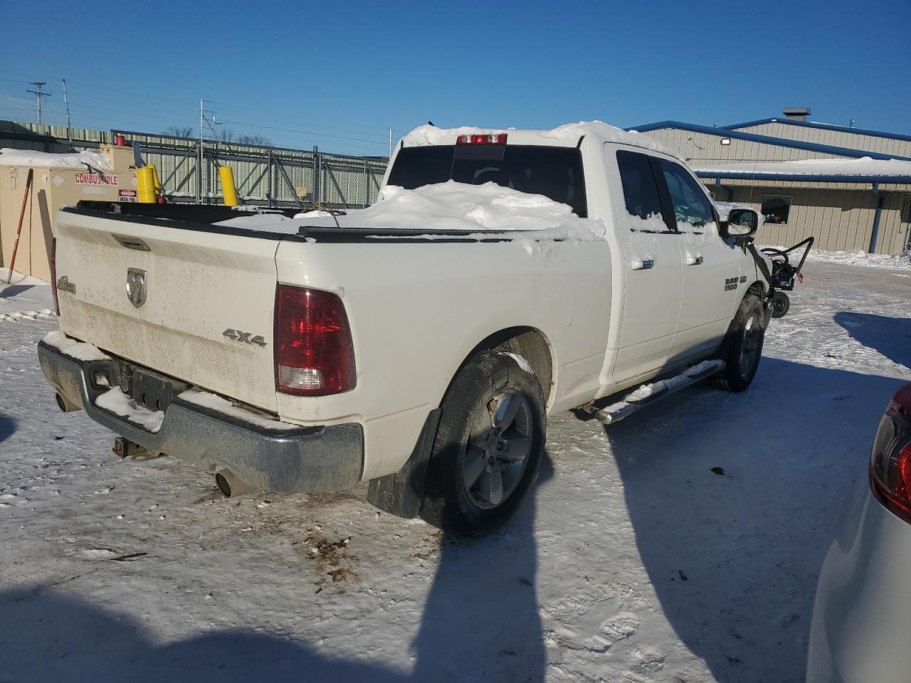 2015 RAM 1500 SLT - Image 3