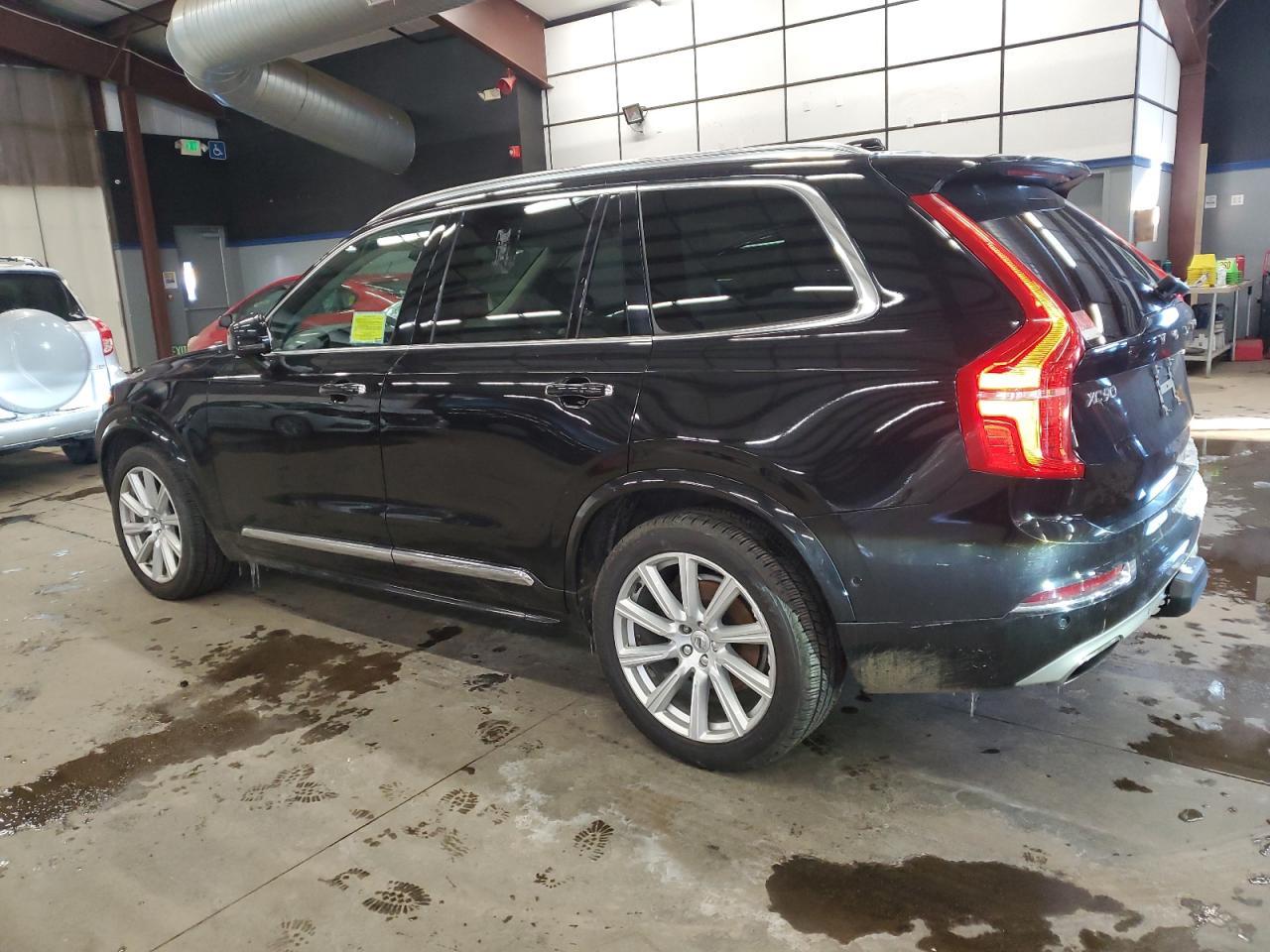 2016 VOLVO XC90 T6 - Фото 2