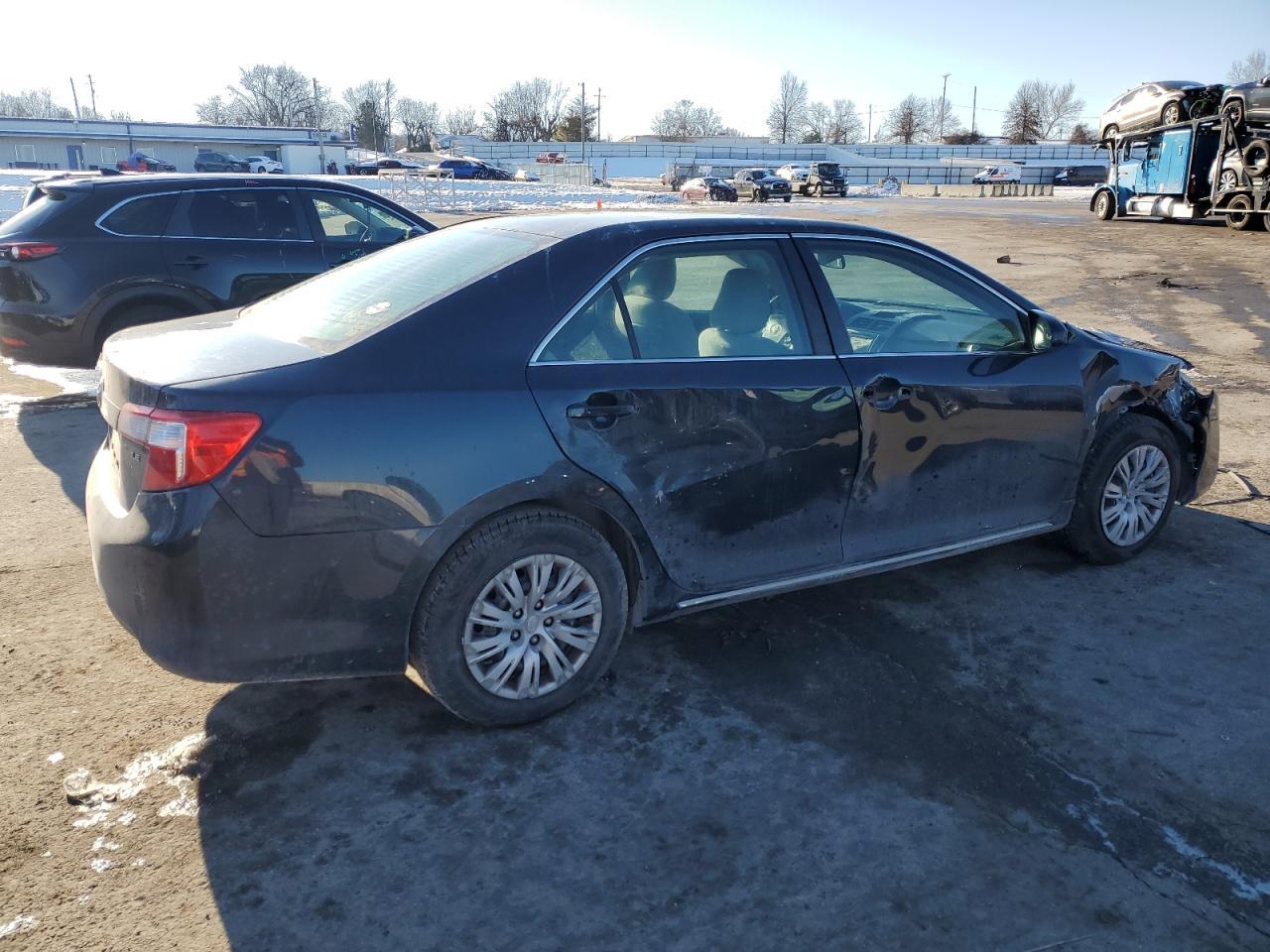 2014 TOYOTA CAMRY L - Фото 3