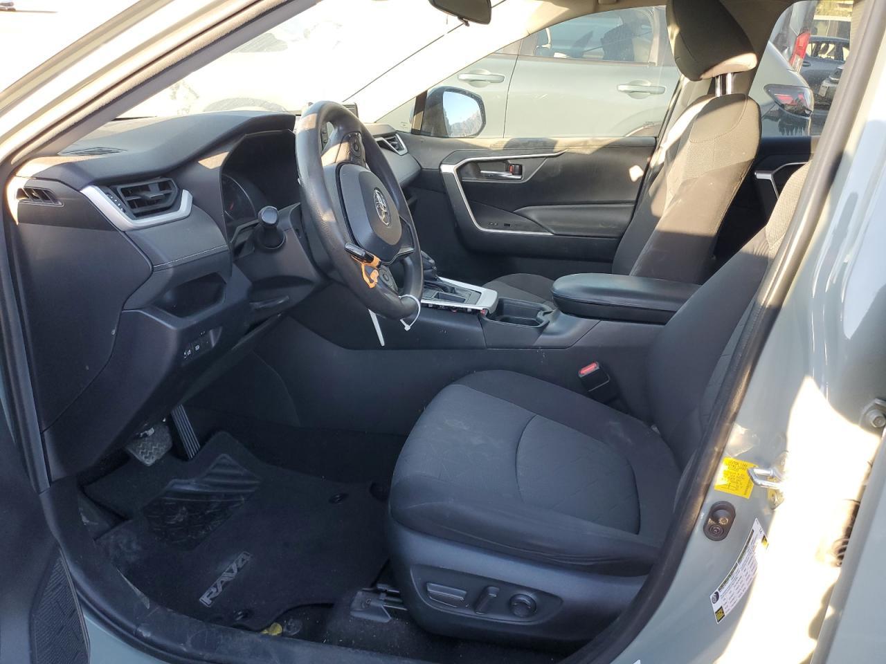 2020 TOYOTA RAV4 XLE - Фото 7