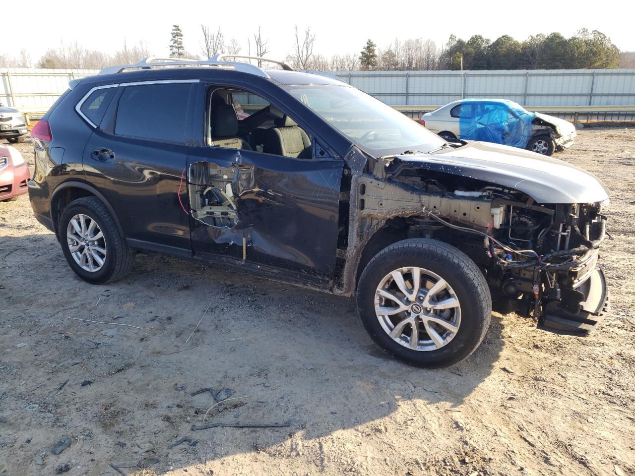 2017 NISSAN ROGUE SV - Фото 4
