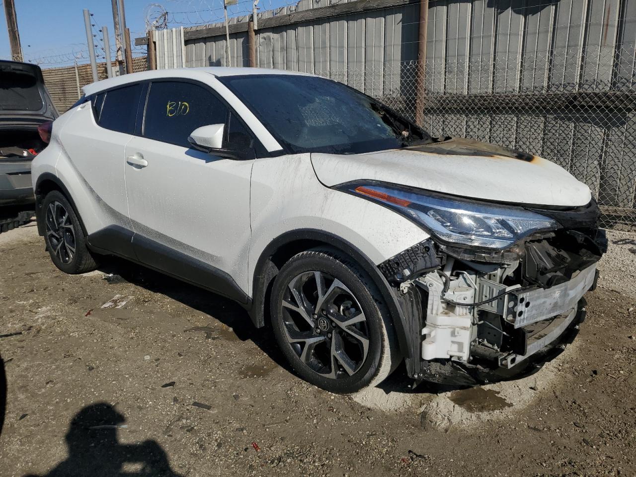 2021 TOYOTA C-HR XLE - Фото 4