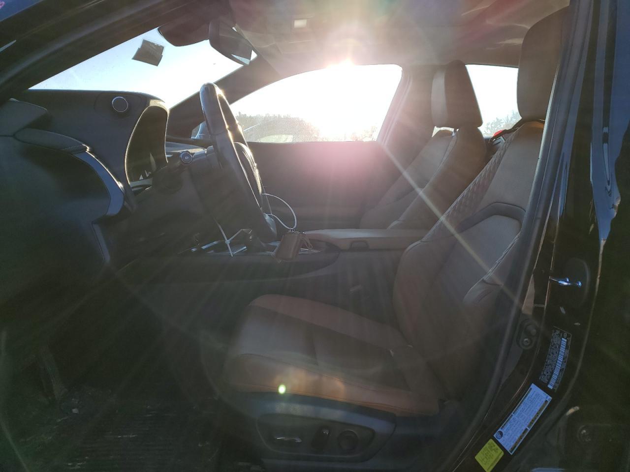 2021 LEXUS UX 250H - Image 7