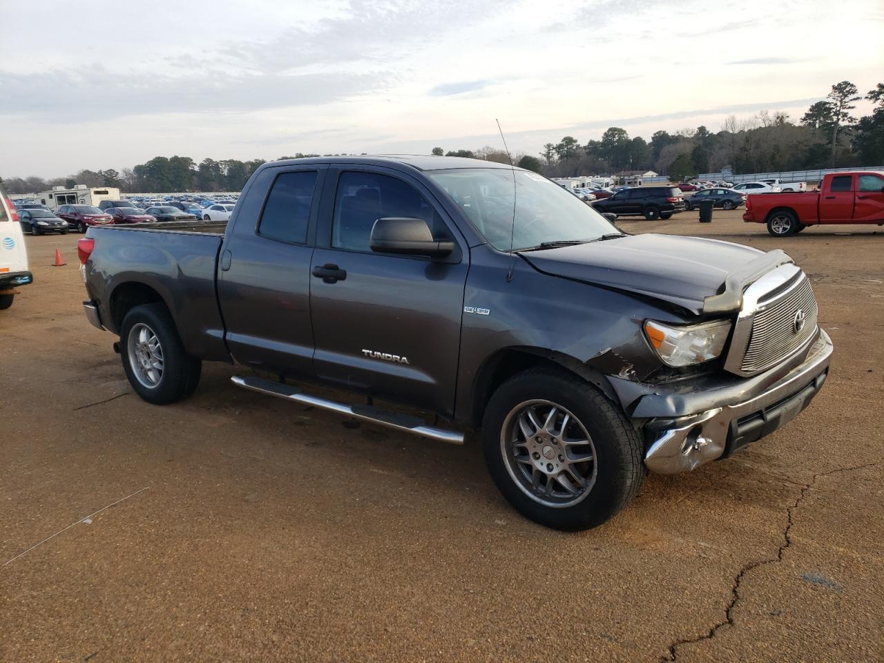 2011 TOYOTA TUNDRA DOU - Фото 4