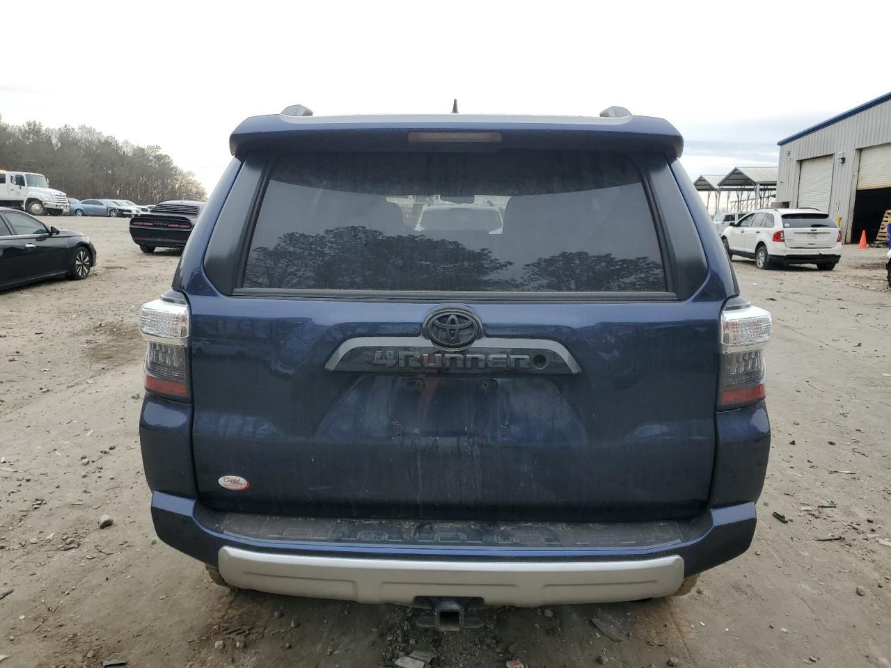 2019 TOYOTA 4RUNNER SR - Image 6