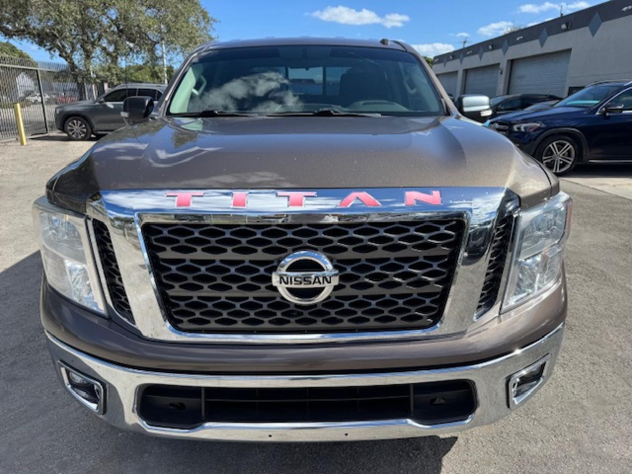 2018 NISSAN TITAN S - Фото 5