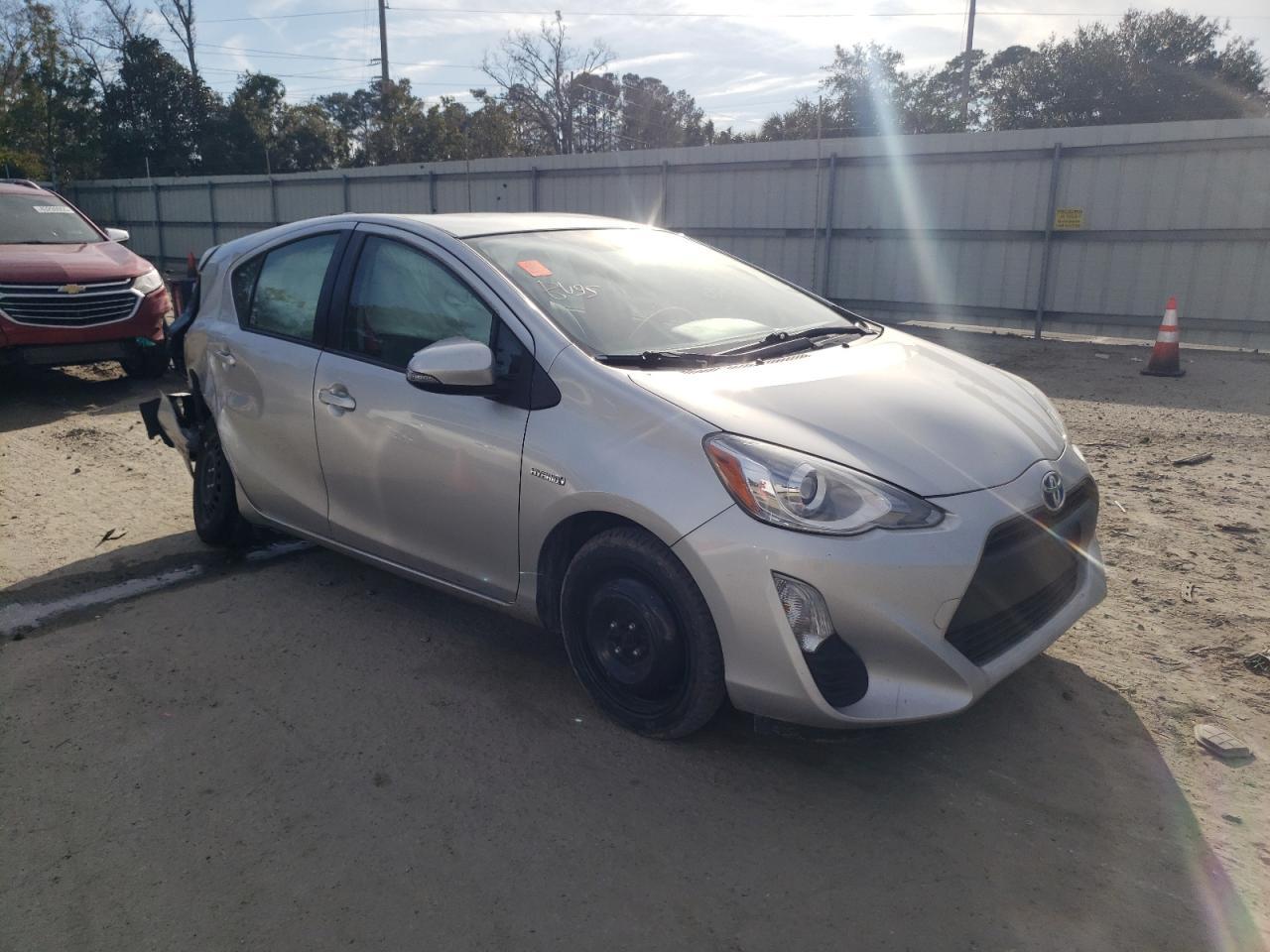 2016 TOYOTA PRIUS C - Image 4