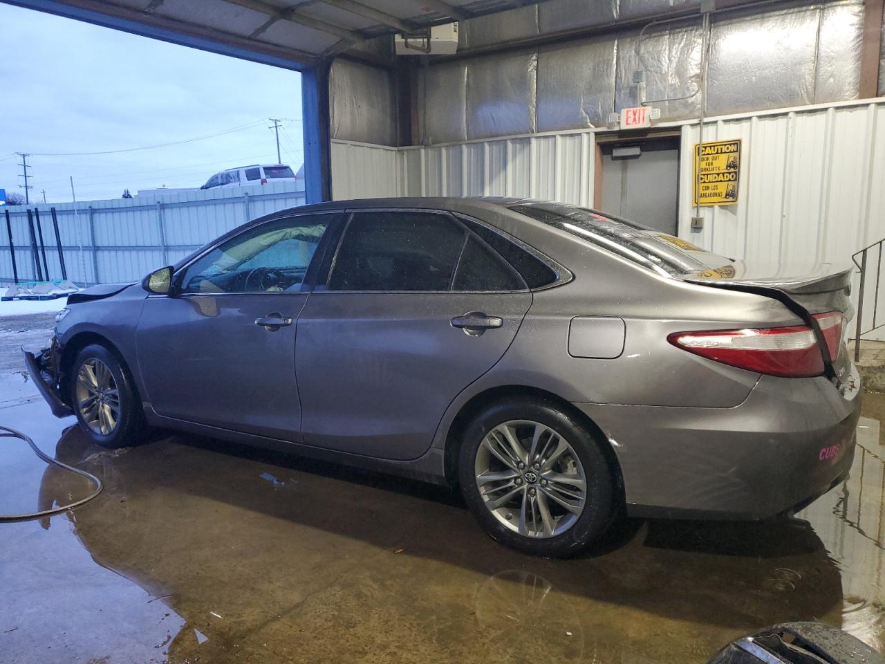 2017 TOYOTA CAMRY LE - Image 2