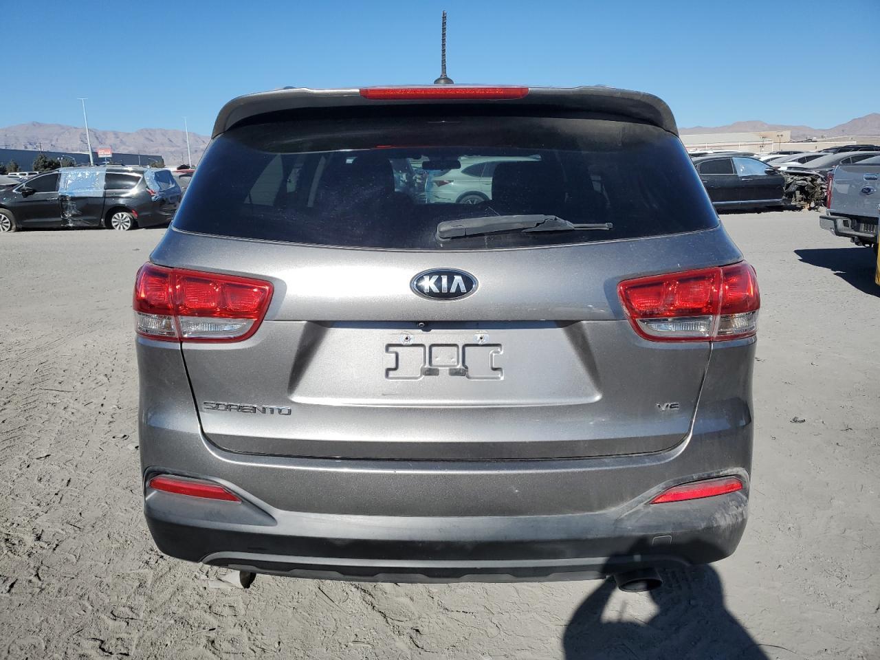 2017 KIA SORENTO LX - Image 6