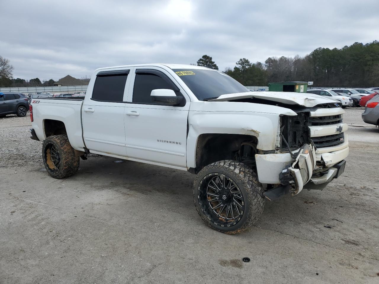 2017 CHEVROLET SILVERADO - Image 4