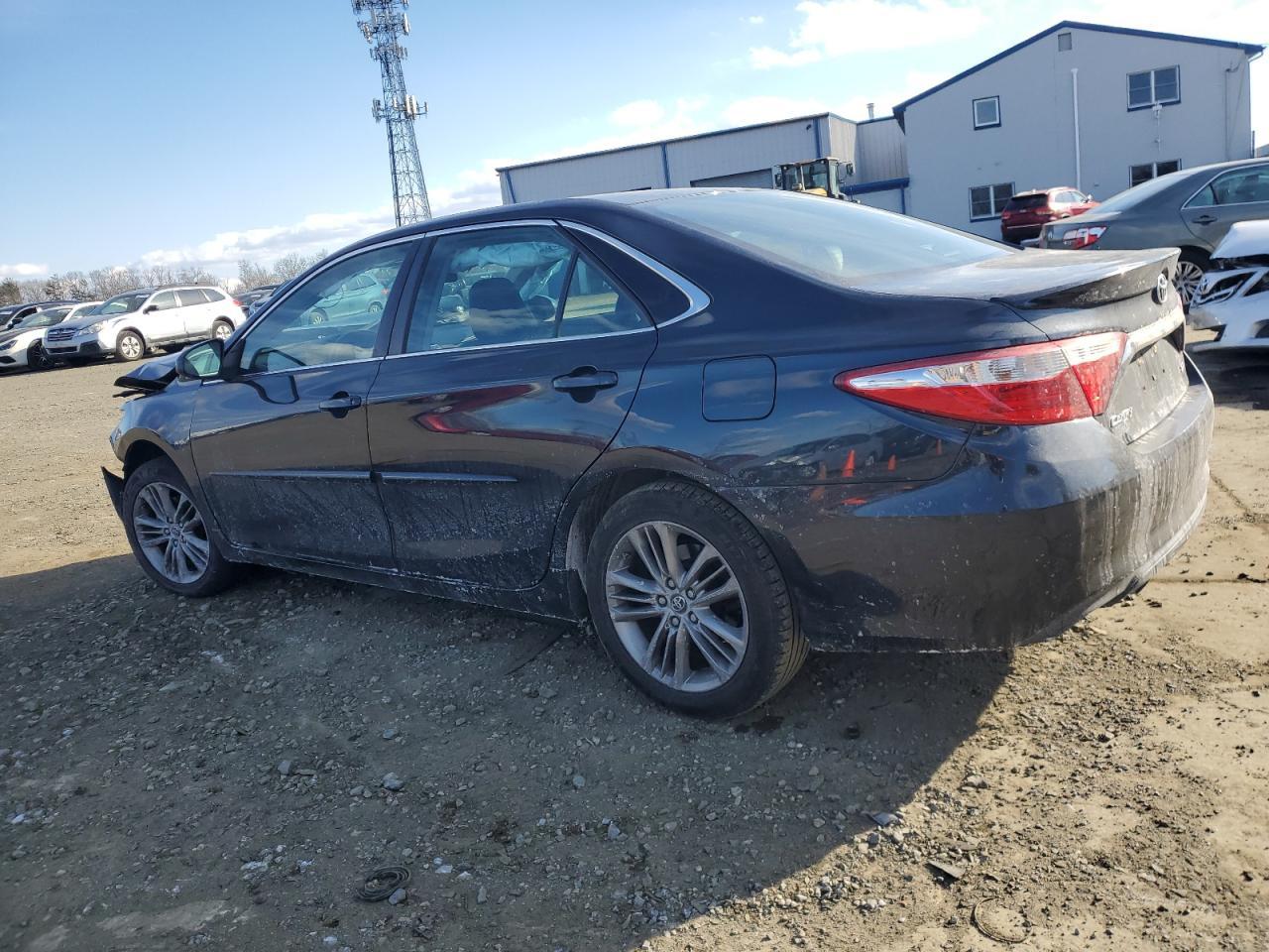 2016 TOYOTA CAMRY LE - Фото 2