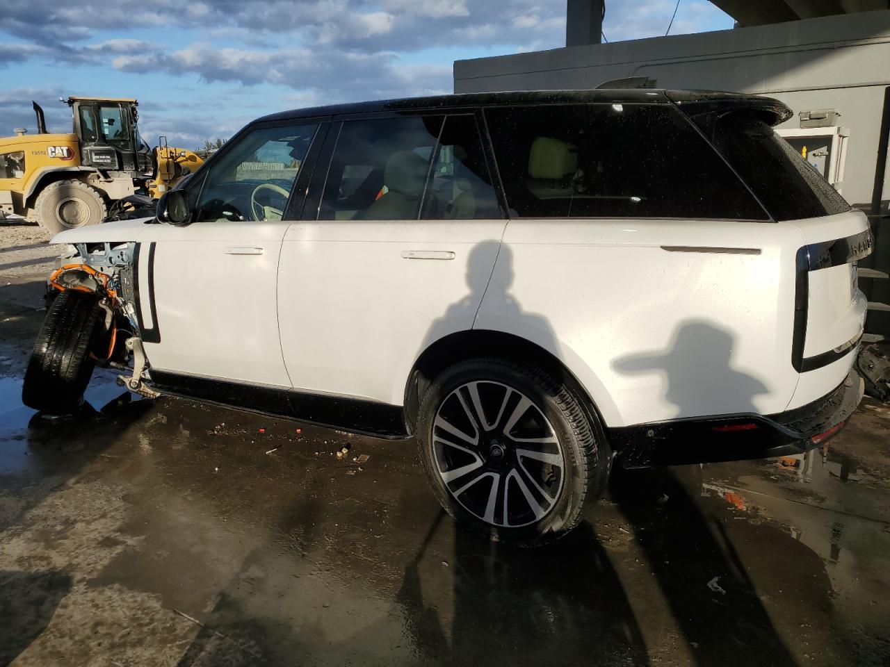 2023 LAND ROVER RANGE ROVE - Image 2