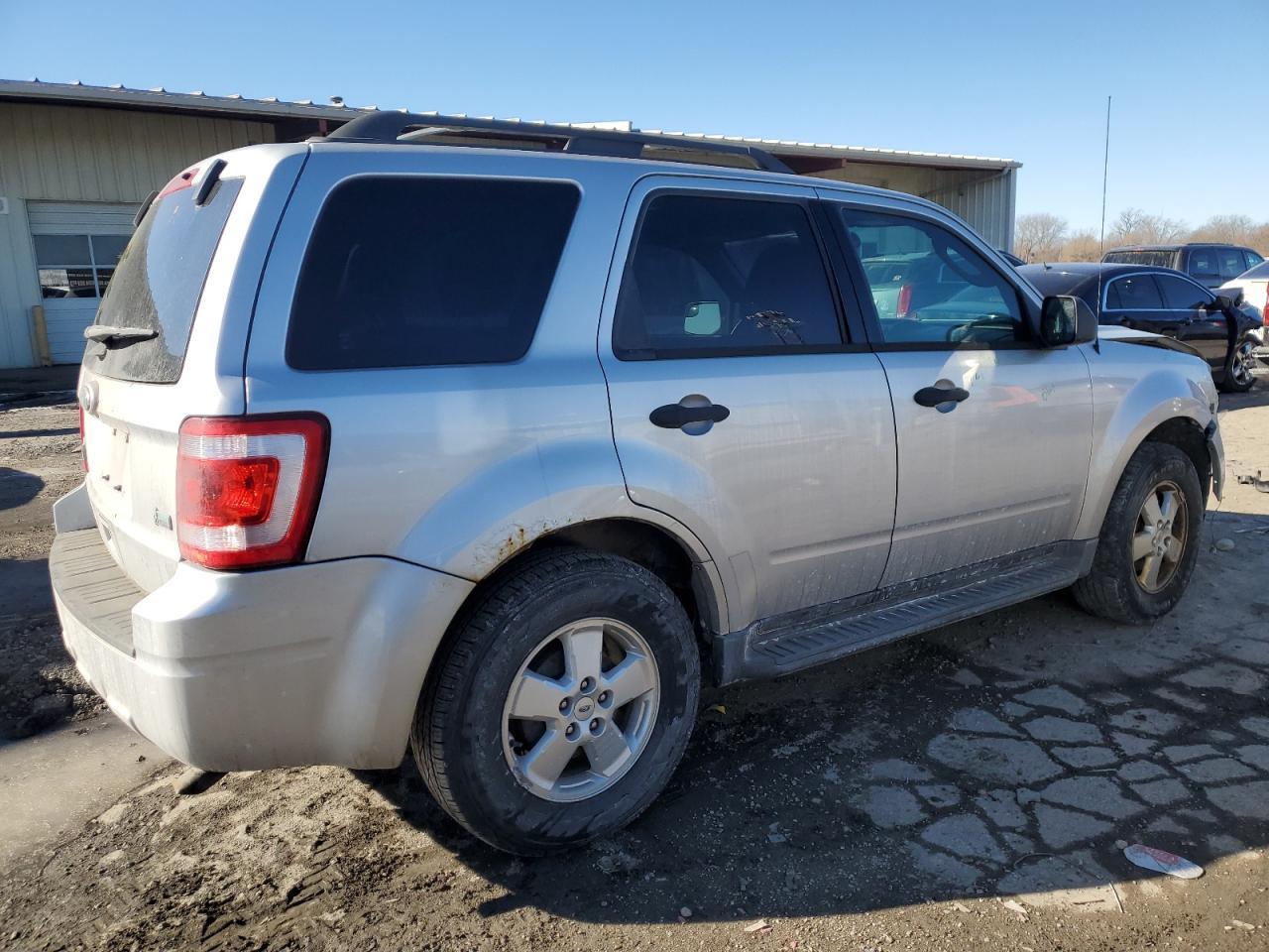 2012 FORD ESCAPE XLT - Image 3